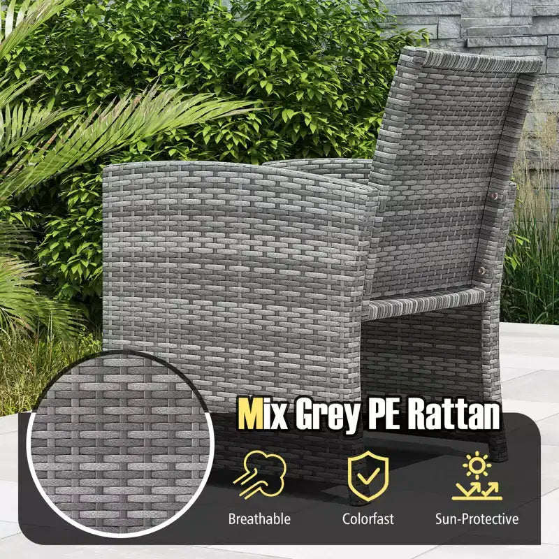 Ensemble de meubles de patio Costway 3 pièces avec table basse en verre trempé et coussins de siège moelleux gris/noir/blanc