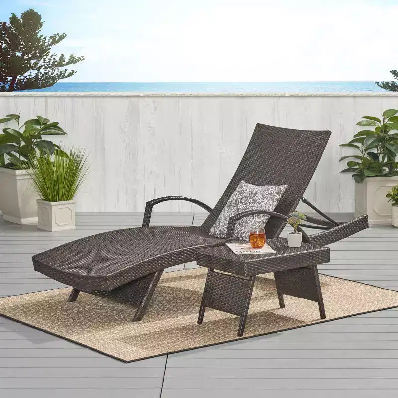 Ensemble chaise longue et table pliantes réglables en osier GDFStudio Olivia