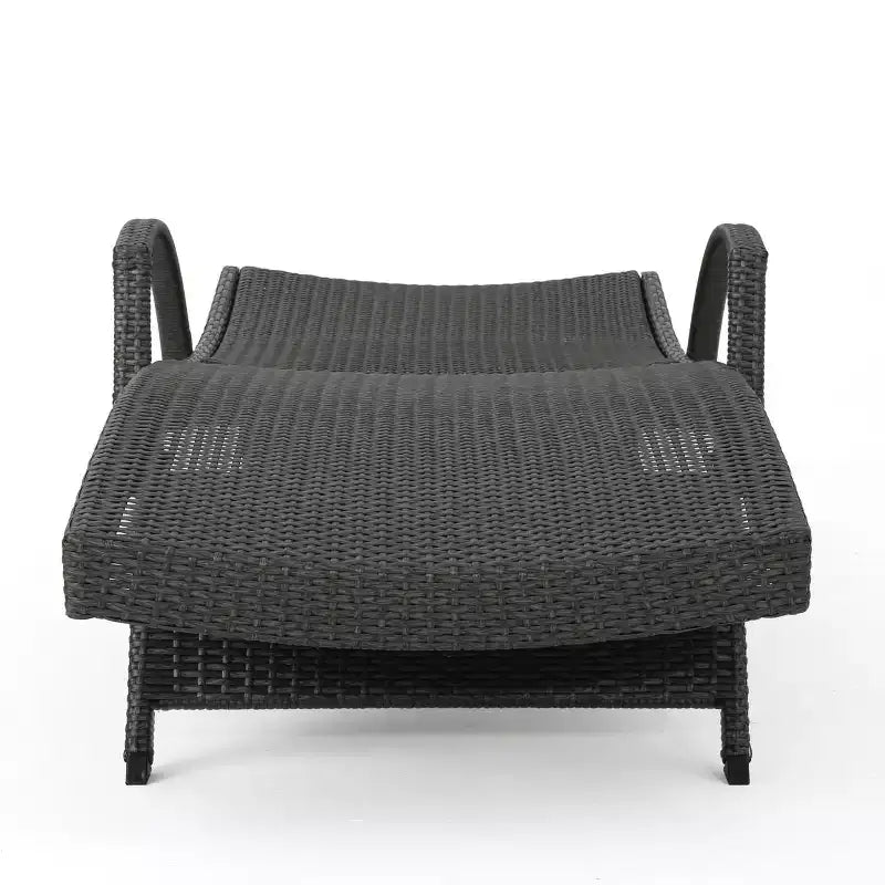 Ensemble chaise longue et table pliantes réglables en osier GDFStudio Olivia