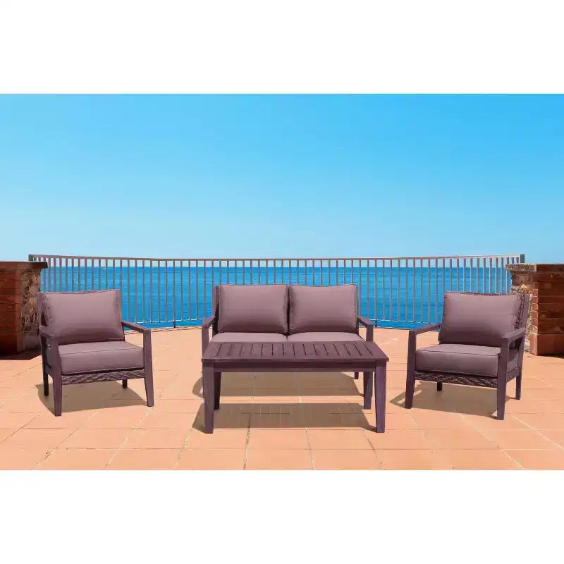 Courtyard Casual Bridgeport II - Ensemble 4 pièces causeuse comprend : une causeuse, une table basse et deux fauteuils de club