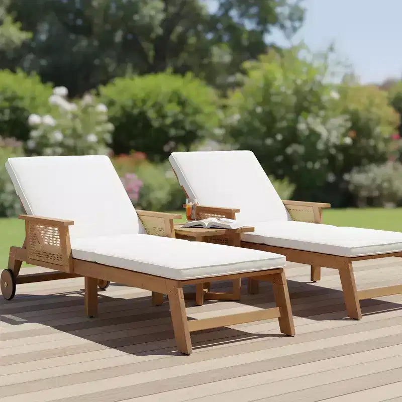 Christopher Knight Home Minho Ensemble moderne 3 pièces de transats de jardin en acacia et table à lattes avec accoudoir en osier