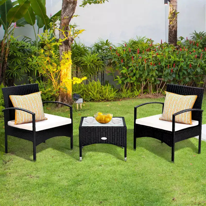 Ensemble de mobilier 3 pièces Costway Table et 2 chaises en rotin tressé pour patio avec coussins