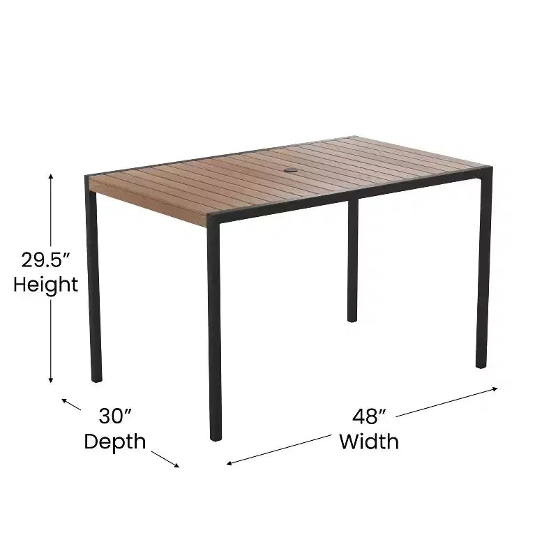 Ensemble de salle à manger d'extérieur 5 pièces Emma et Oliver – Lattes en polyéthylène aspect teck synthétique – Table à cadre en acier 76 x 122 cm avec trou pour parasol – 4 fauteuils empilables