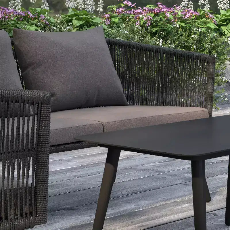 Merrick Lane - Ensemble de mobilier d'extérieur 4 pièces avec canapé, 2 fauteuils et table basse à cadre en aluminium tressé noir avec coussins gris