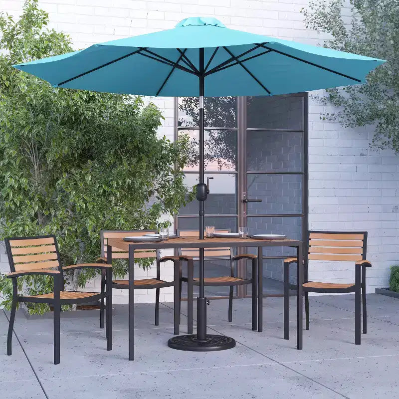 Ensemble de salle à manger 7 pièces Merrick Lane avec parasol et base - Table à cadre en acier avec trou pour parasol et 4 fauteuils de club