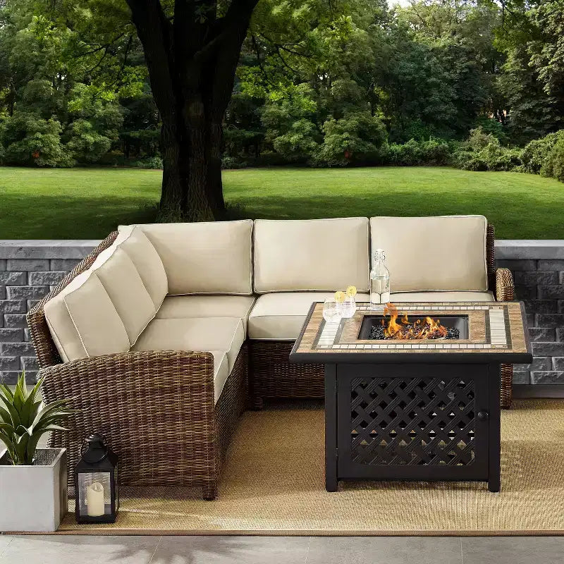 Ensemble de 4 pièces d'extérieur sectionnel en osier Bradenton avec table de foyer - Crosley