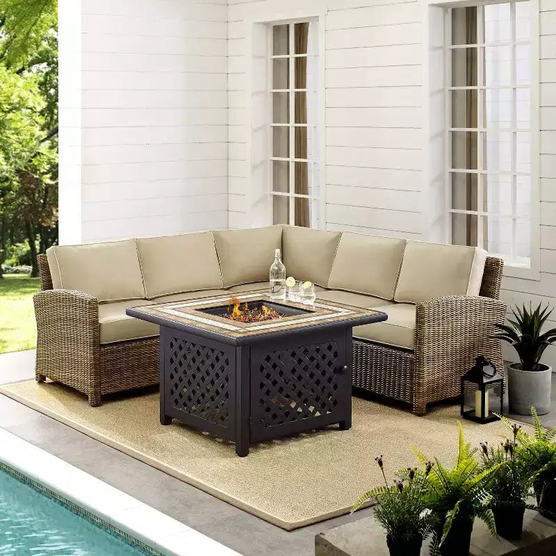 Ensemble de 4 pièces d'extérieur sectionnel en osier Bradenton avec table de foyer - Crosley