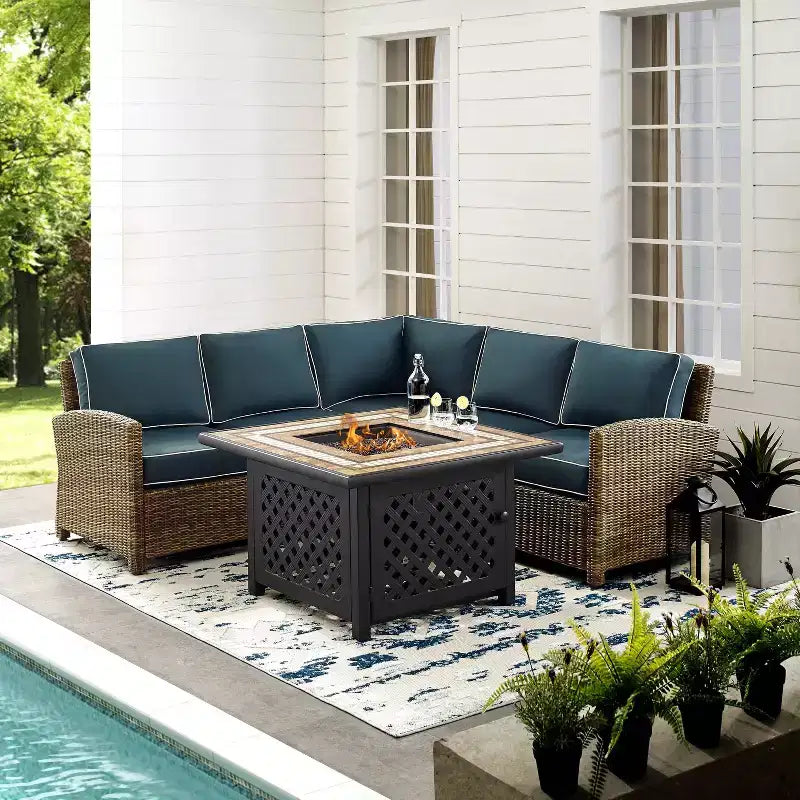Ensemble de 4 pièces d'extérieur sectionnel en osier Bradenton avec table de foyer - Crosley