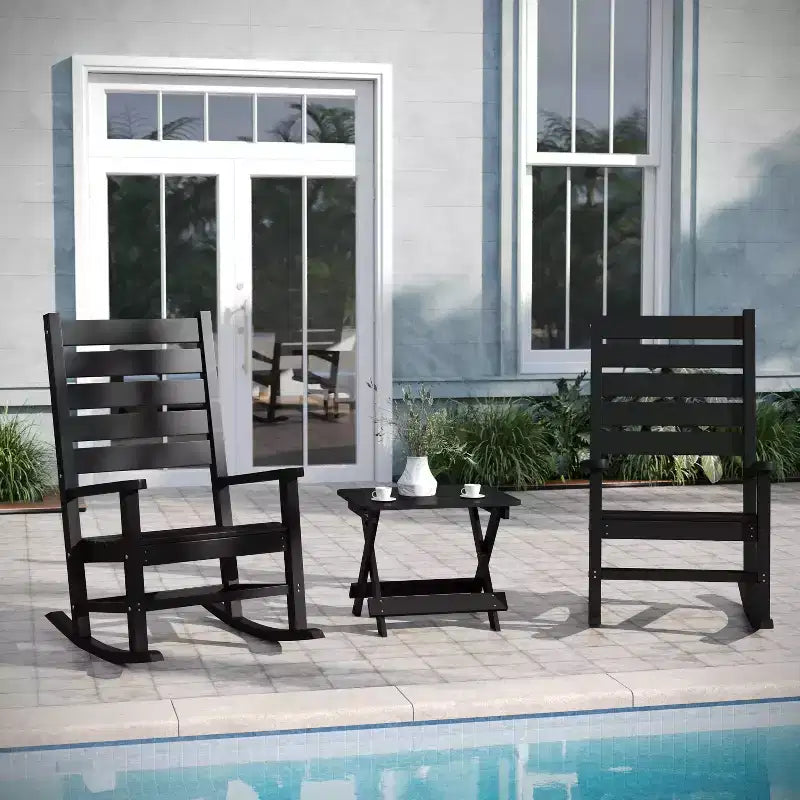 Ensemble 3 pièces Emma et Oliver pour intérieur/extérieur avec 2 fauteuils à bascule de style moderne avec table d'appoint assortie, pour toutes les saisons