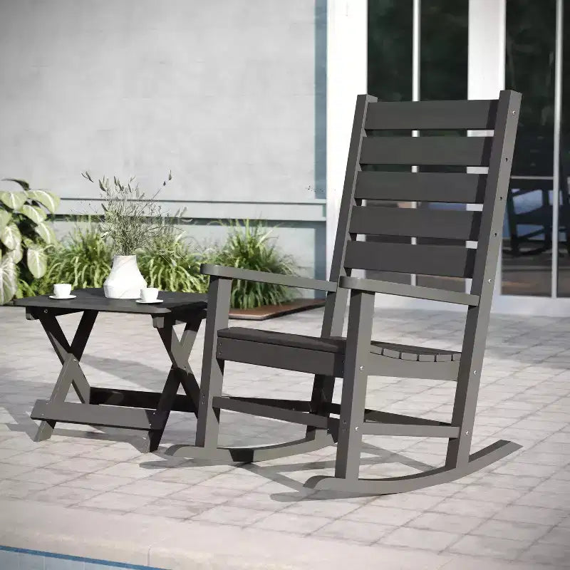 Ensemble 3 pièces Emma et Oliver pour intérieur/extérieur avec 2 fauteuils à bascule de style moderne avec table d'appoint assortie, pour toutes les saisons